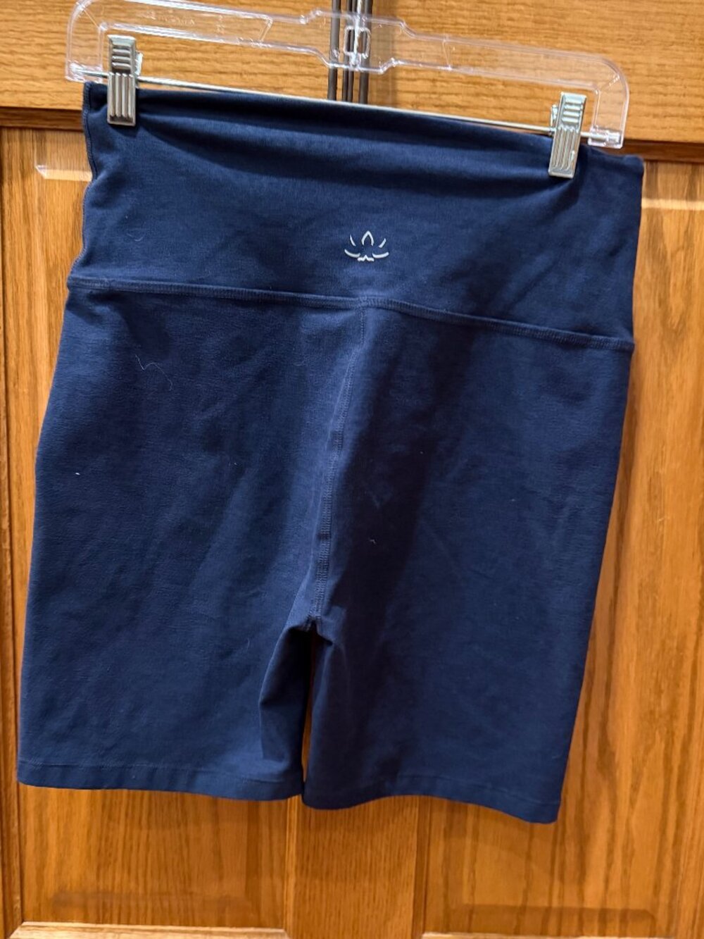 BEYOND YOGA 'Spacedye Team Pockets' 7" Biker Short in Nocturnal Navy - Picture 3 of 4